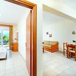 アパートホテル Ladikas Apartments クリッシ・アモウディア