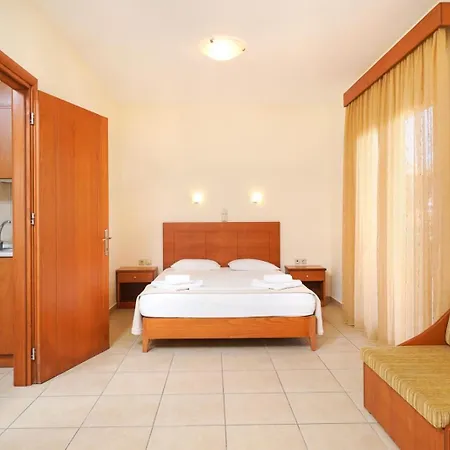 Ladikas Apartments アパートホテル 3*