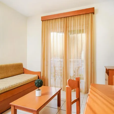 Ladikas Apartments 3*