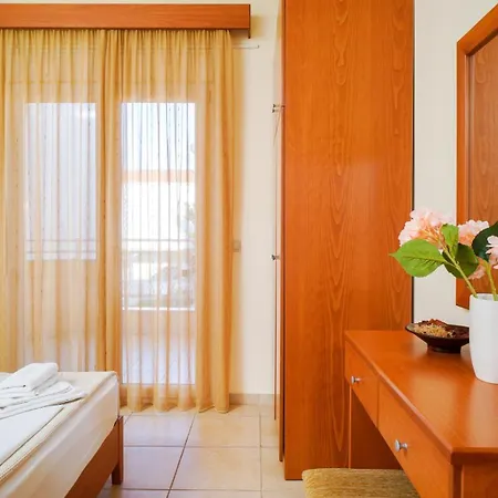 Ladikas Apartments Aparthotel