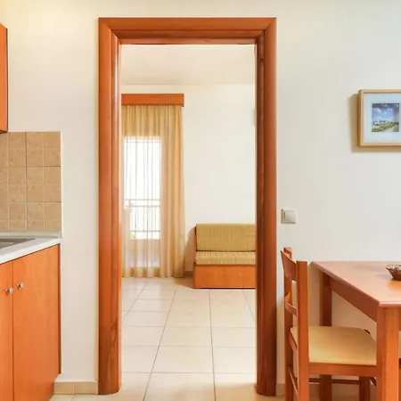 Ladikas Apartments Aparthotel