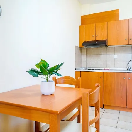 Ladikas Apartments Aparthotel