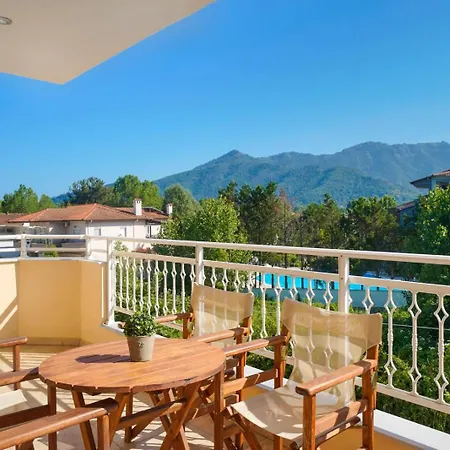 Ladikas Apartments Aparthotel 3*