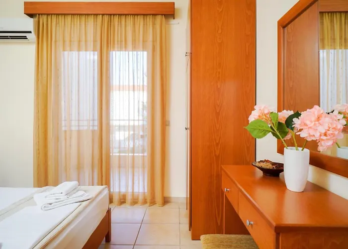 Ladikas Apartments Aparthotel