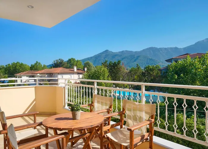 Ladikas Apartments Aparthotel 3*