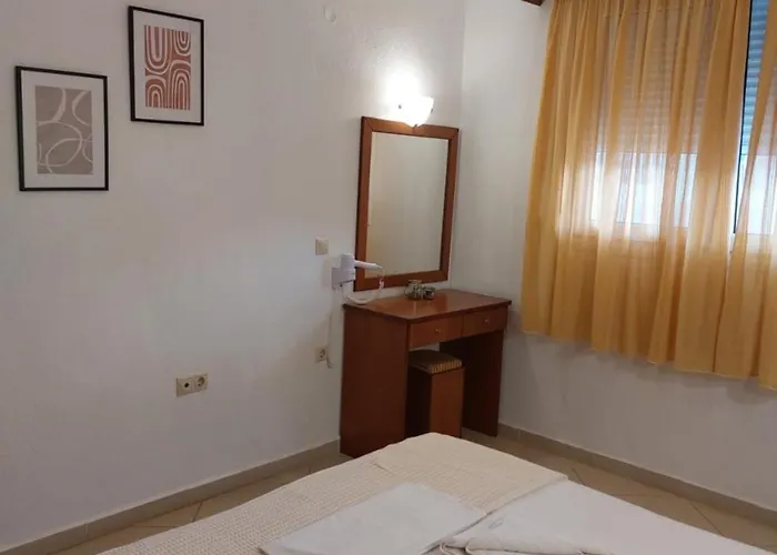 Ladikas Apartments Aparthotel