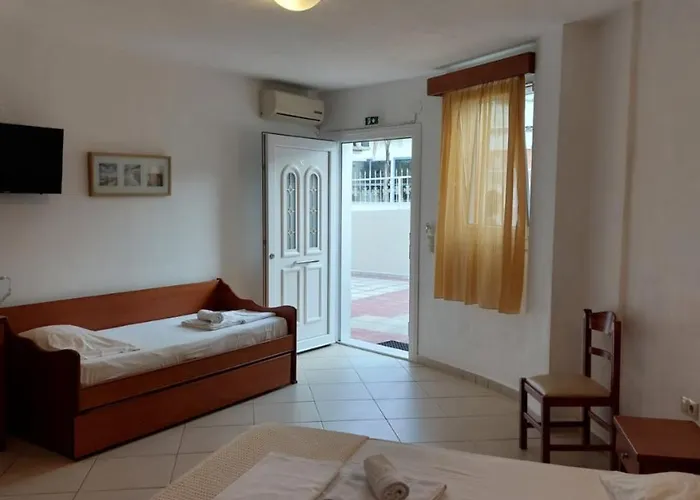 Ladikas Apartments 3*